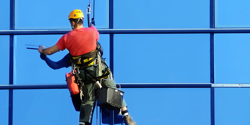 Esenyurt Dış Cephe Cam Temizliği